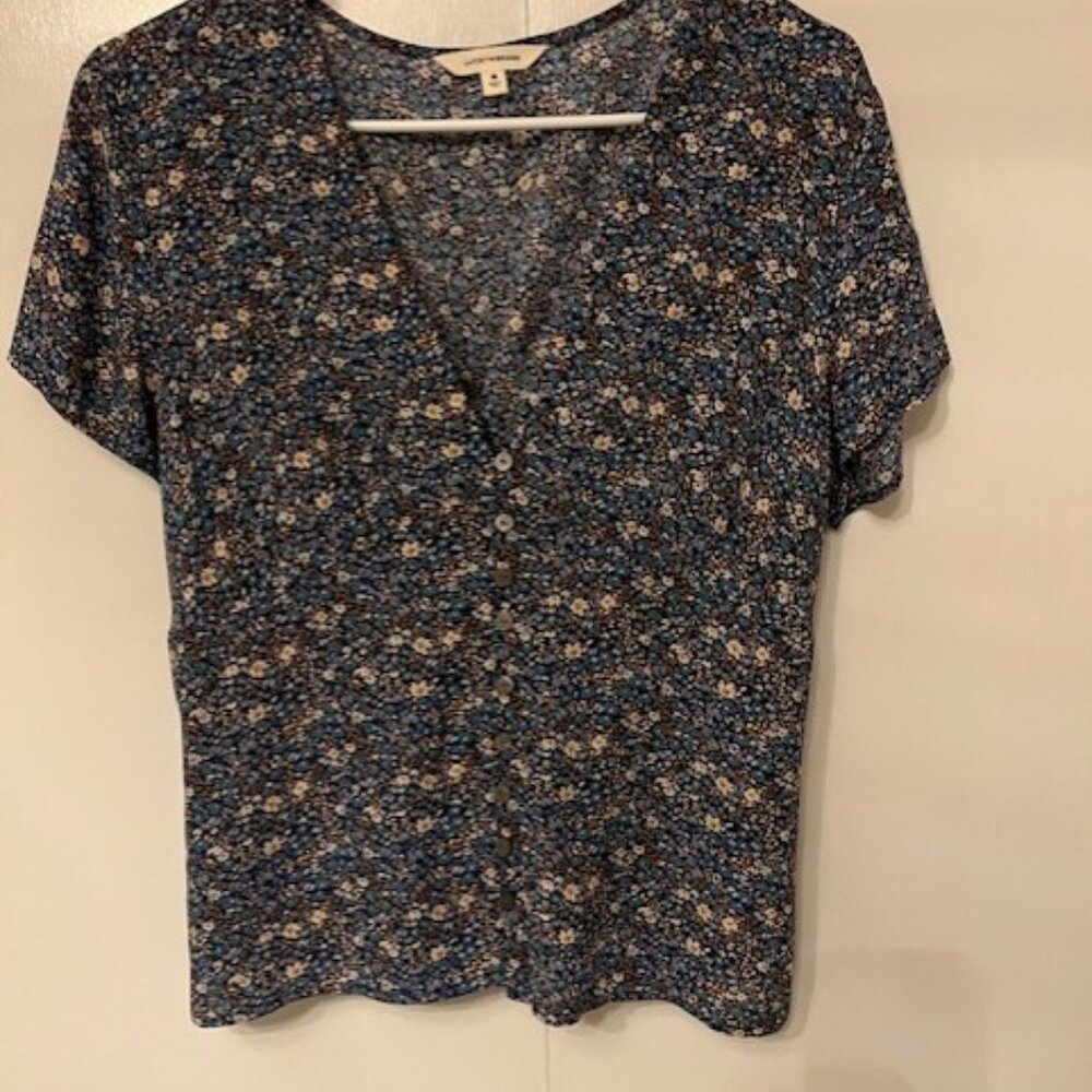 Lucky Brand short sleeve button front V Neck floral blouse